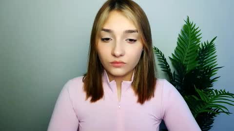 Snapshot of veryveryshygirl chatting on 02-13-26, 02:35 Ana online show from 02-13-26, 02:35