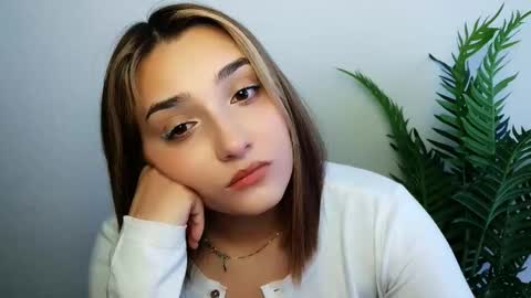 Snapshot of veryveryshygirl chatting on 02-25-26, 01:21 Ana online show from 02-25-26, 01:21