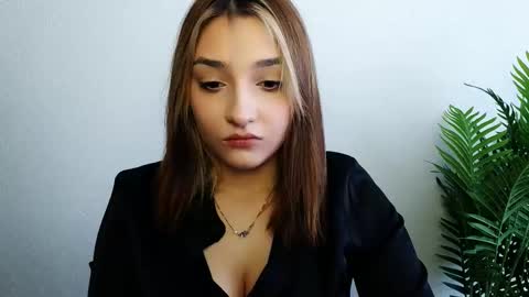 Snapshot of veryveryshygirl chatting on 02-26-26, 12:37 Ana online show from 02-26-26, 12:37