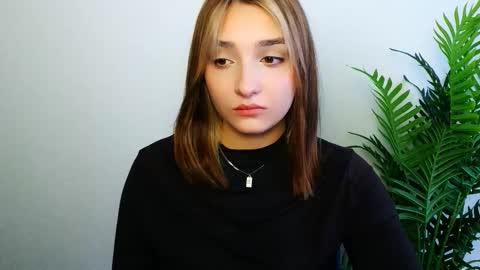 Snapshot of veryveryshygirl chatting on 03-03-26, 01:06 Ana online show from 03-03-26, 01:06