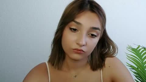 Snapshot of veryveryshygirl chatting on 06-08-26, 11:21 Ana online show from 06-08-26, 11:21