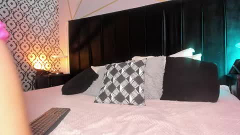 Sthefanny online show from 11-27-25, 12:07