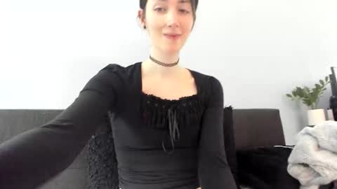 Snapshot of vesper_luxe chatting on 11-25-25, 04:34 Vesper online show from 11-25-25, 04:34