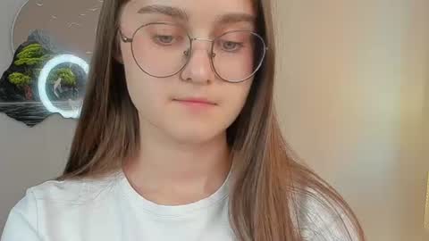 Snapshot of veta_cute chatting on 07-12-26, 08:27 Emma Sofa online show from 07-12-26, 08:27