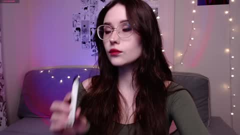 Snapshot of vetta_dey chatting on 01-11-25, 08:54 Iva online show from 01-11-25, 08:54