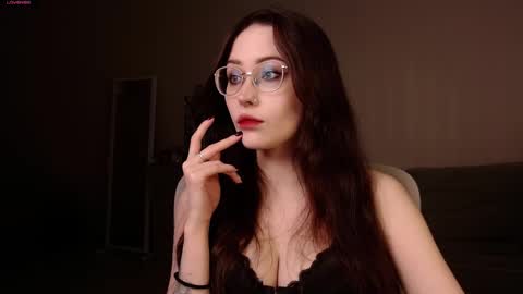 Snapshot of vetta_dey chatting on 11-29-25, 10:24 Iva online show from 11-29-25, 10:24