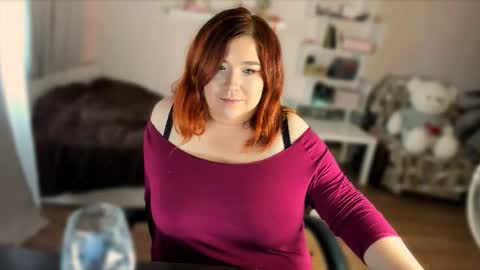 Snapshot of vi__vixen chatting on 09-19-25, 11:33 Vi Vixen online show from 09-19-25, 11:33