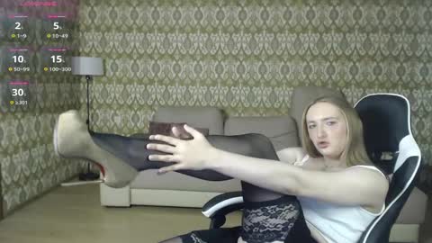 vi_luxxxy online show from 04-23-26, 02:02