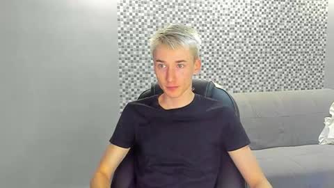 Snapshot of vibemygirl chatting on 09-12-25, 01:11 vibemygirl online show from 09-12-25, 01:11