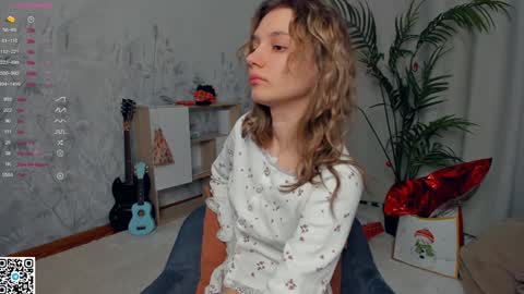 Snapshot of vibes_of_joy chatting on 12-25-24, 09:00 Mikky online show from 12-25-24, 09:00