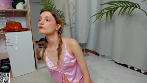 Snapshot of vibes_of_joy chatting on 02-04-25, 07:07 Mikky online show from 02-04-25, 07:07