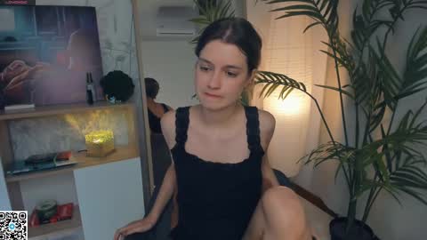 Snapshot of vibes_of_joy chatting on 02-20-25, 10:27 Mikky online show from 02-20-25, 10:27