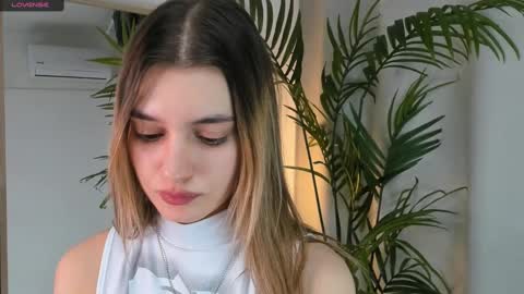 Snapshot of vibes_of_joy chatting on 03-10-25, 07:10 Mikky online show from 03-10-25, 07:10