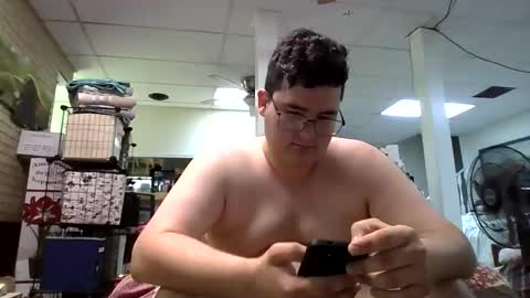 Snapshot of vicantis chatting on 04-10-26, 06:23 Matt online show from 04-10-26, 06:23