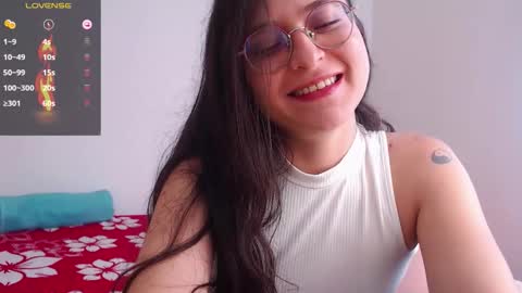 Snapshot of vicky_cristinax chatting on 11-10-25, 05:56 Vicky online show from 11-10-25, 05:56