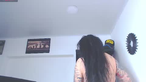 Snapshot of vicky_hotmilf chatting on 07-01-26, 11:12 Vicky online show from 07-01-26, 11:12