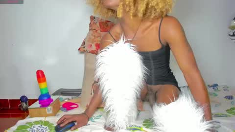 vicky manuela online show from 10-08-25, 02:20