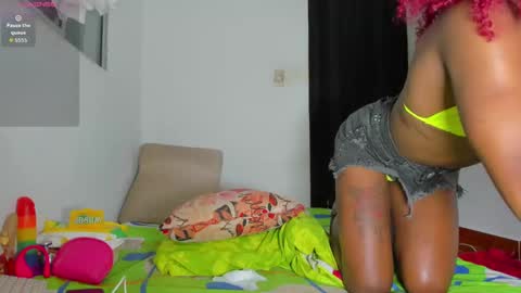 vicky manuela online show from 11-21-25, 03:27