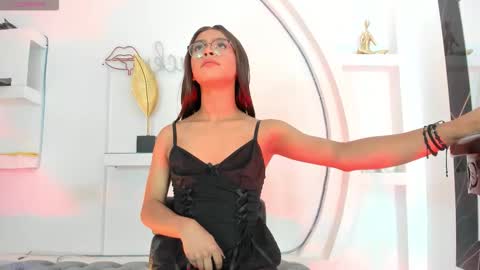 Snapshot of vicky_hottman chatting on 09-10-25, 04:34 vicky_hottman online show from 09-10-25, 04:34