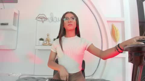 Snapshot of vicky_hottman chatting on 09-28-25, 04:18 vicky_hottman online show from 09-28-25, 04:18