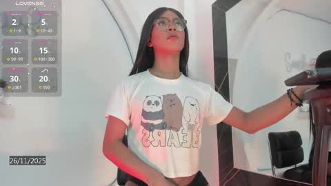 Snapshot of vicky_hottman chatting on 11-27-25, 04:14 vicky_hottman online show from 11-27-25, 04:14