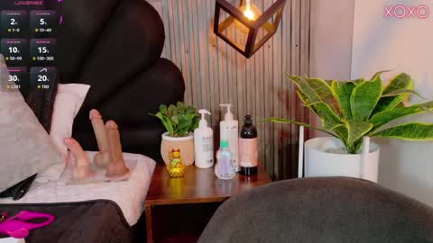 Snapshot of vicky_lopezz_ chatting on 06-02-26, 02:24 vicky_lopezz_ online show from 06-02-26, 02:24
