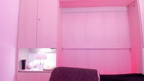 V I C K Y online show from 07-19-26, 12:20