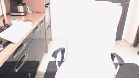 Snapshot of vickycristal chatting on 12-03-24, 07:10 vicky online show from 12-03-24, 07:10