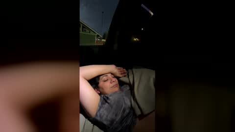 Snapshot of vickycummin chatting on 12-20-25, 01:02 vickycummin online show from 12-20-25, 01:02