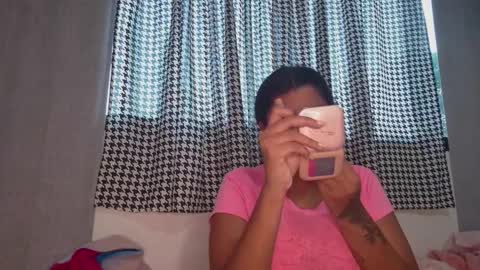 Snapshot of vickyhm22 chatting on 09-27-25, 10:42 vickyhm22 online show from 09-27-25, 10:42