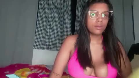 Snapshot of vickyhm22 chatting on 10-06-25, 03:26 vickyhm22 online show from 10-06-25, 03:26