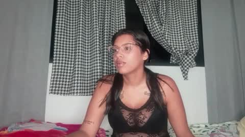 Snapshot of vickyhm22 chatting on 10-08-25, 09:18 vickyhm22 online show from 10-08-25, 09:18