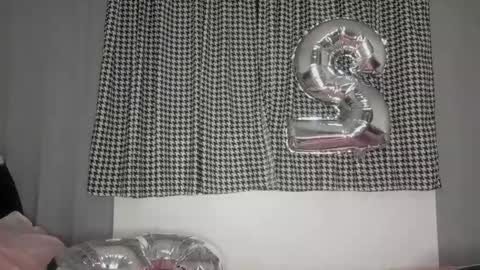 Snapshot of vickyhm22 chatting on 10-27-25, 08:29 vickyhm22 online show from 10-27-25, 08:29