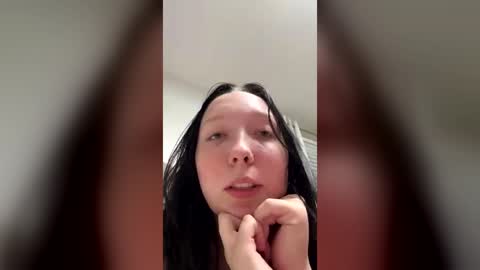 Snapshot of vickyparkerxx chatting on 07-04-26, 01:34 Vicky Parker online show from 07-04-26, 01:34