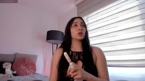 Snapshot of vico_sweety chatting on 11-30-25, 01:37 Victoria online show from 11-30-25, 01:37