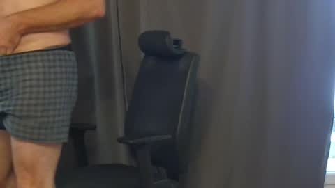 Vic online show from 11-18-25, 01:37