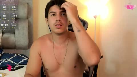 Snapshot of victor_vixen chatting on 10-19-25, 10:32 victor online show from 10-19-25, 10:32