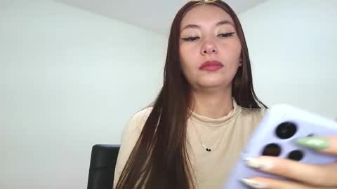 Victoria  online show from 03-28-26, 02:22