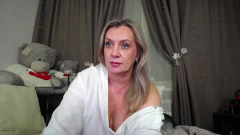 Snapshot of victoria50 chatting on 12-13-24, 08:15 victoria50 online show from 12-13-24, 08:15