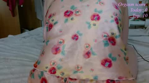 Victoria97 online show from 05-17-26, 02:24