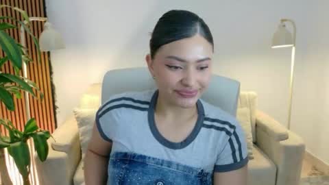 victoria online show from 06-04-26, 02:12