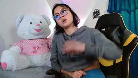 victoria online show from 03-25-26, 06:14