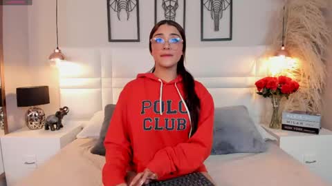 Snapshot of victoria__lee_ chatting on 06-04-26, 03:45 victoria__lee_ online show from 06-04-26, 03:45