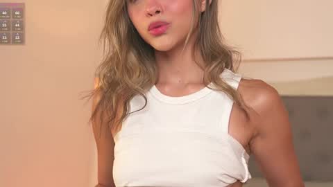 Snapshot of victoria__rossi chatting on 01-18-25, 12:26 online show from 01-18-25, 12:26