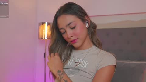 Snapshot of victoria__rossi chatting on 01-30-25, 12:37 online show from 01-30-25, 12:37