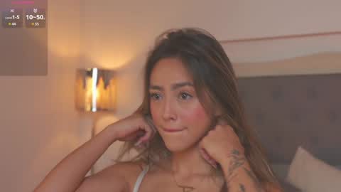 Snapshot of victoria__rossi chatting on 02-04-25, 11:49 online show from 02-04-25, 11:49