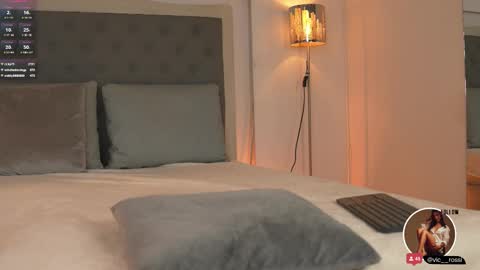 Snapshot of victoria__rossi chatting on 02-10-25, 02:37 online show from 02-10-25, 02:37