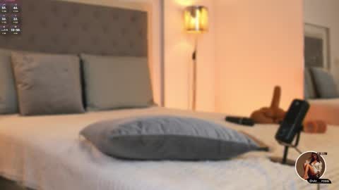 Snapshot of victoria__rossi chatting on 02-19-25, 05:49 online show from 02-19-25, 05:49