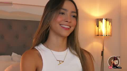 Snapshot of victoria__rossi chatting on 03-04-25, 11:51 online show from 03-04-25, 11:51