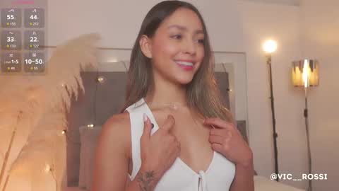 Snapshot of victoria__rossi chatting on 10-11-25, 01:53 online show from 10-11-25, 01:53